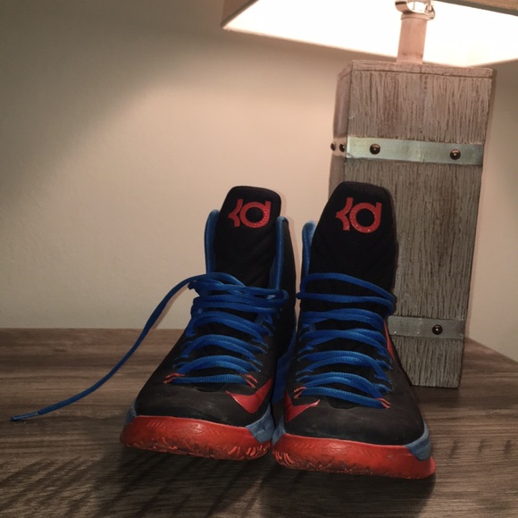Kevin Durant Hightop Sneakers - Picture 1 of 4